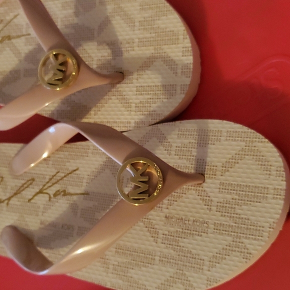 New Michael Kors Pink & Vanilla PVC Flip Flops Size 8 - Picture 7 of 8